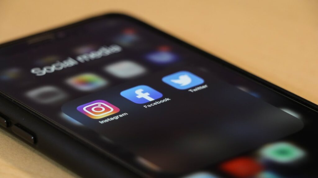 Instagram Reels Keşfete Düşme Saatleri: En İyi Zamanlama Stratejileri Nelerdir?